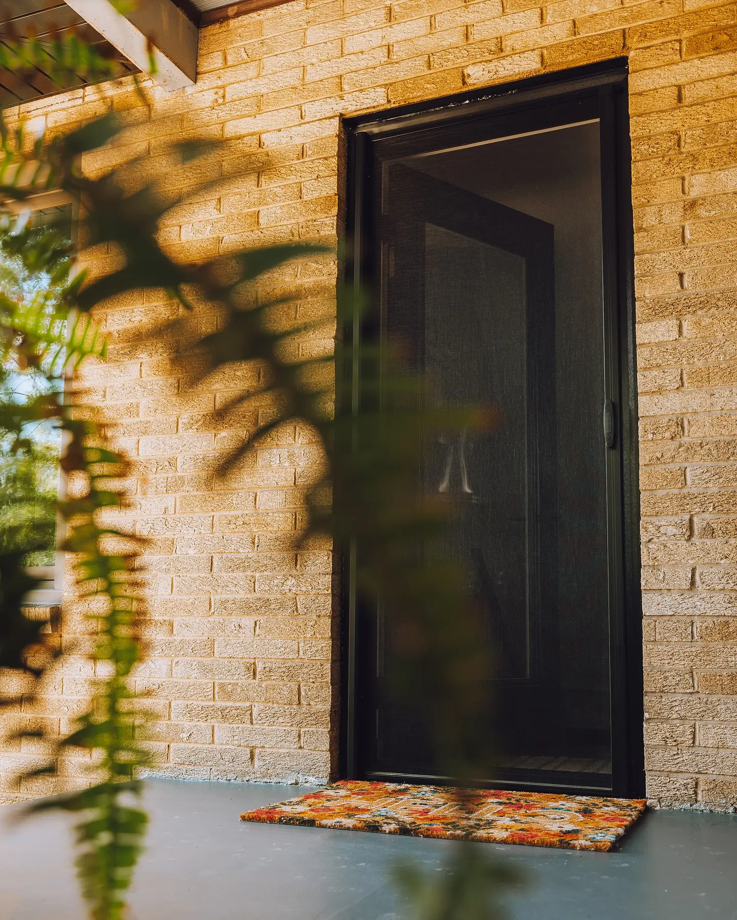 1750 Standard Retractable Screen Door